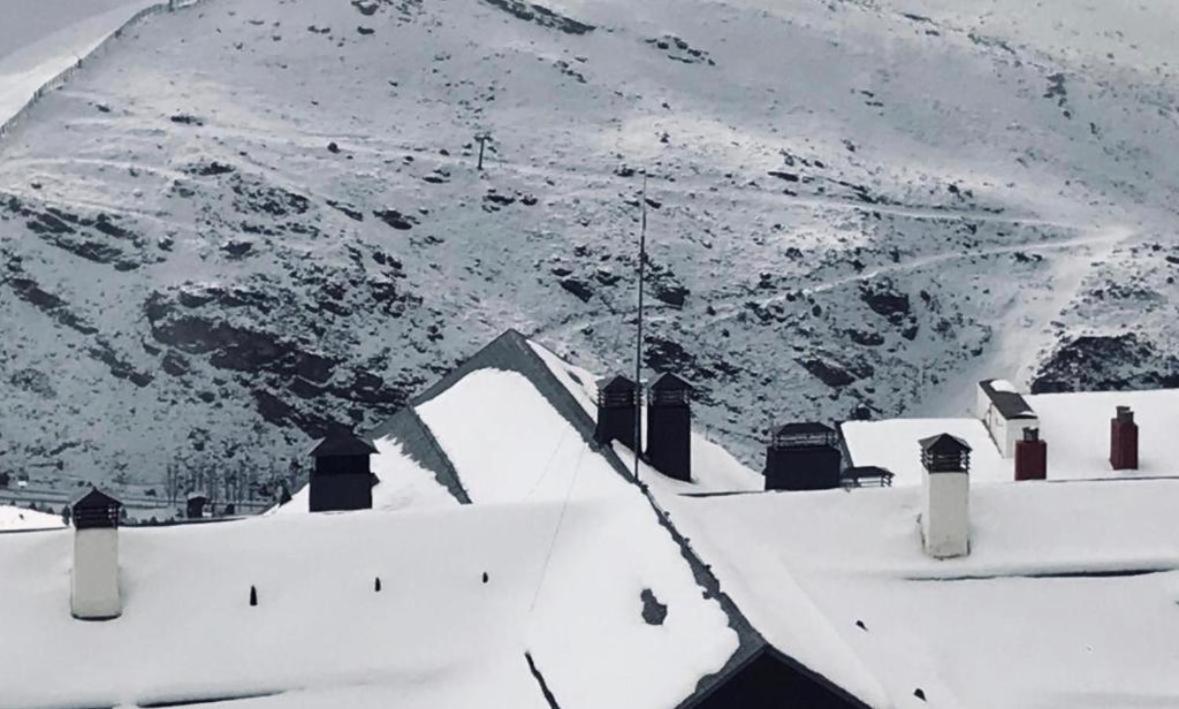 Sierra Nevada Los Alayos Estacion De Esqui Exteriör bild